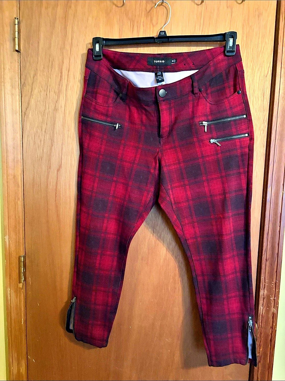 Torrid Plaid Skinny Pants in Red & Black Size 16